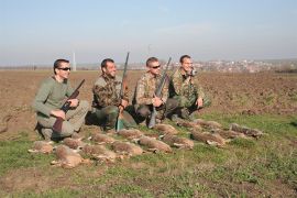 Durchsuchen Sie eine Auswahl an Jagdreisen in Bulgarien. Direkte Angebote von Ausrüstern im Jagdgebiet in Байкушева махала Перник 2301 - bghunters.com & Bulgaria Hunting Trips, улица Битоля 1, кв Байкушева махала, Перник, община Перник, област Перник, п.к.2301.